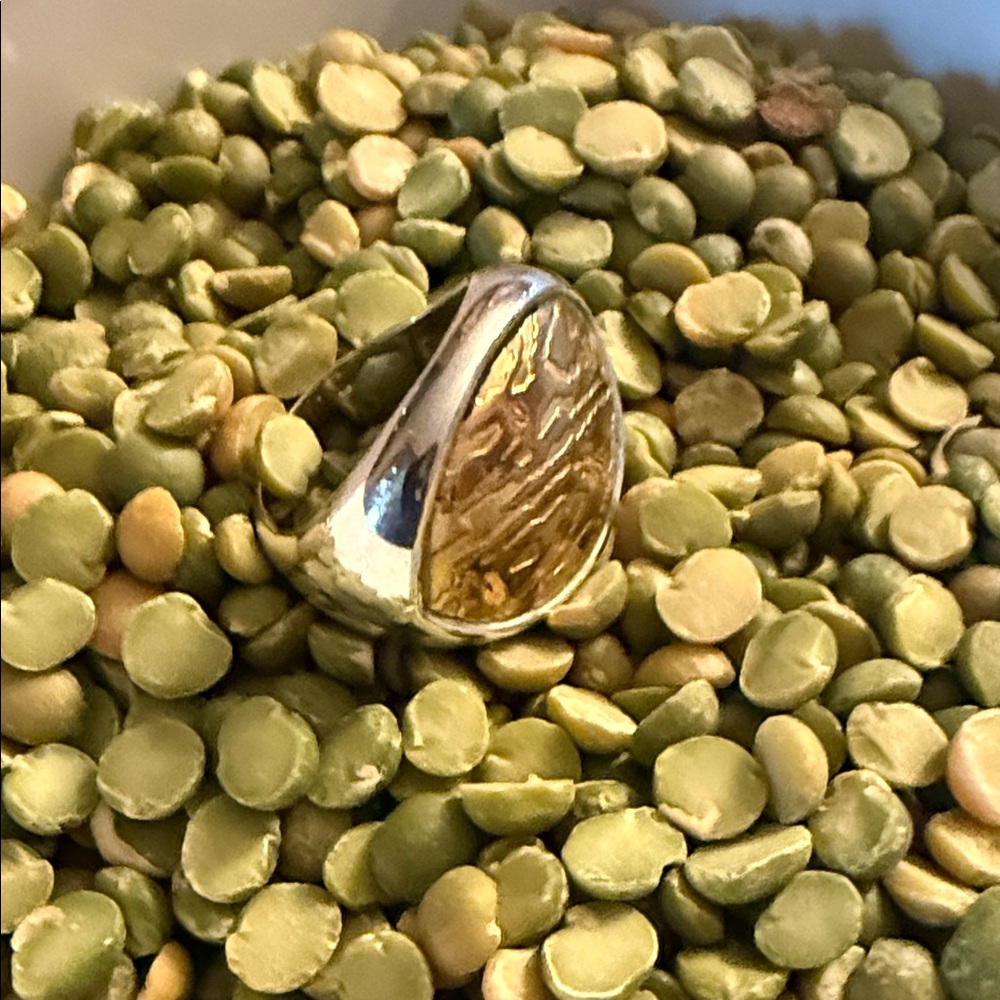 Elegant Gold and Silver Women's Ring